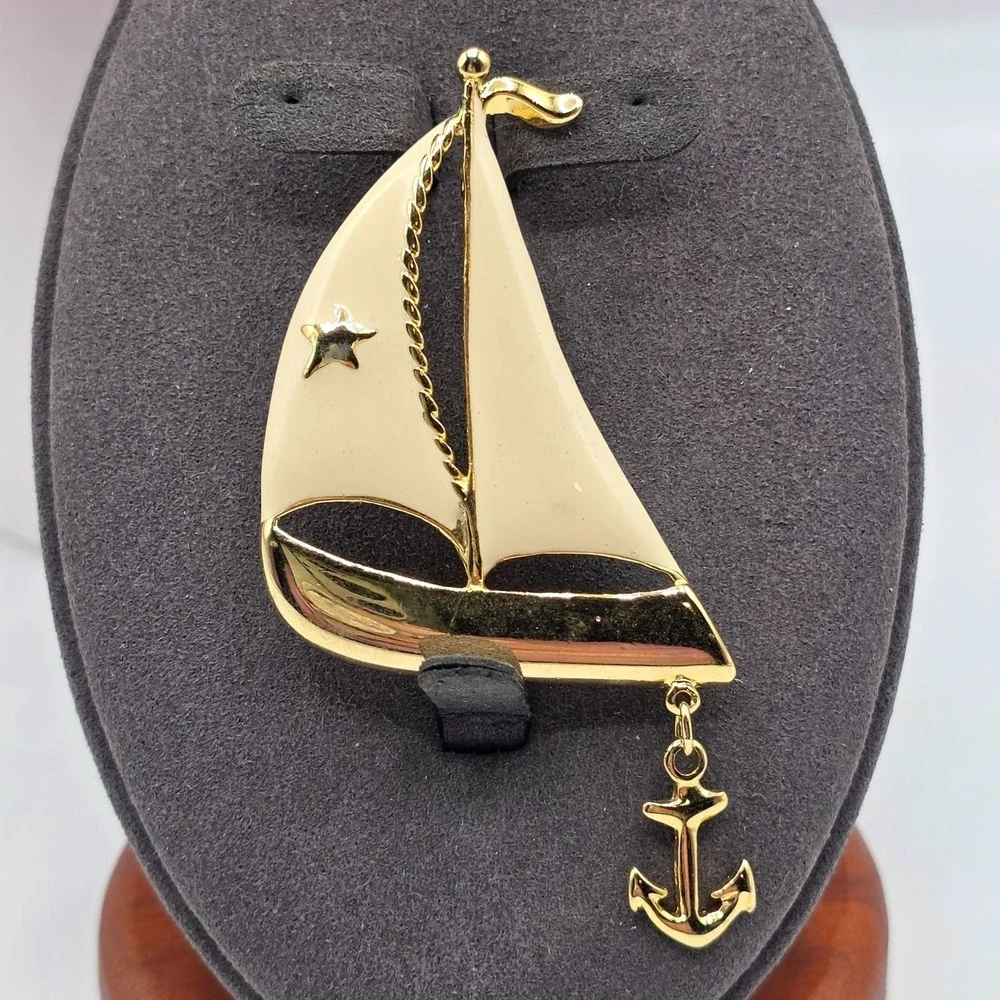 Gold Tone Sailboat Anchor Brooch Pin Enamel‎ Star Nautical Jewelry Used